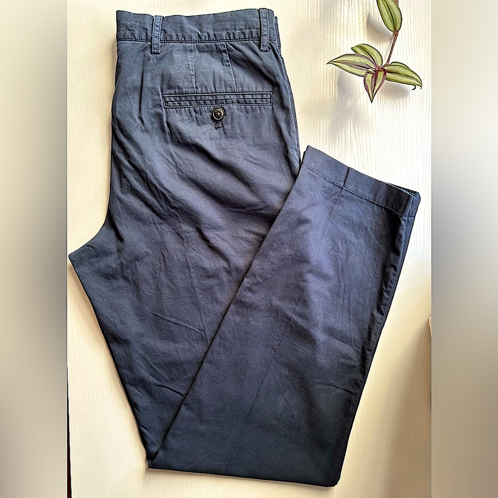 Club Monaco cotton navy chinos 31 x 32